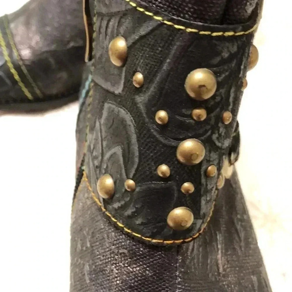 L’Artiste by Spring Step Nailhead ankle boot. - Picture 4 of 9